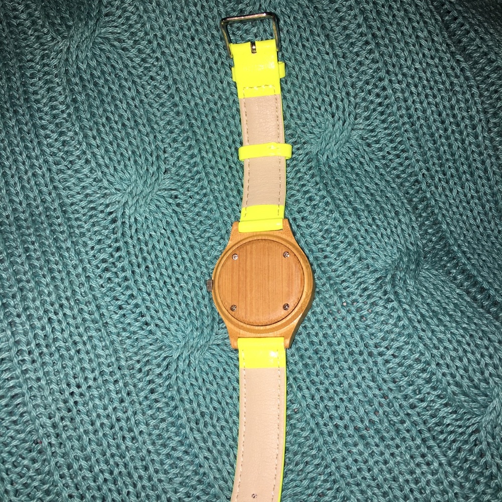 Unique Ladies Watch - Picture 4 of 5